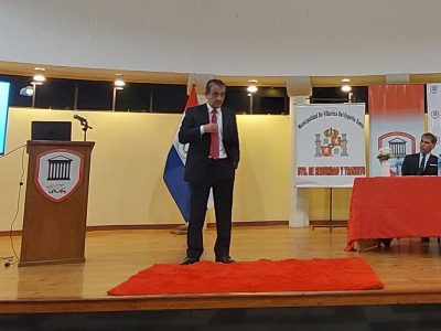 Conferencia del Prof. Mgt. Ricardo Gómez sobre Charla de Educación Vial