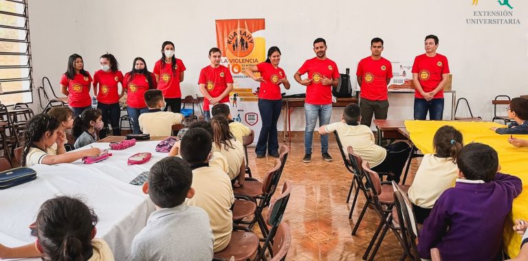 Visita del Grupo Kuarahy a la Escuela Lomas Valentina