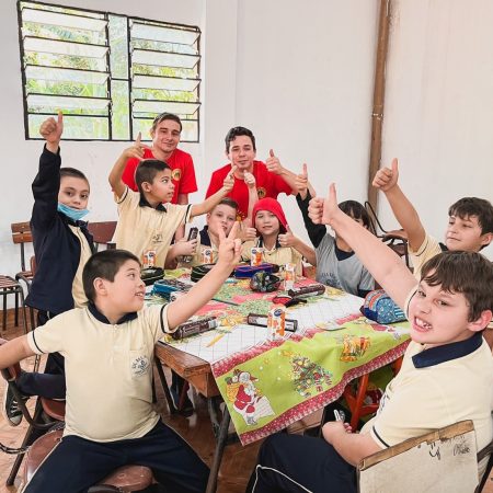 Visita del Grupo Kuarahy a la Escuela Lomas Valentina